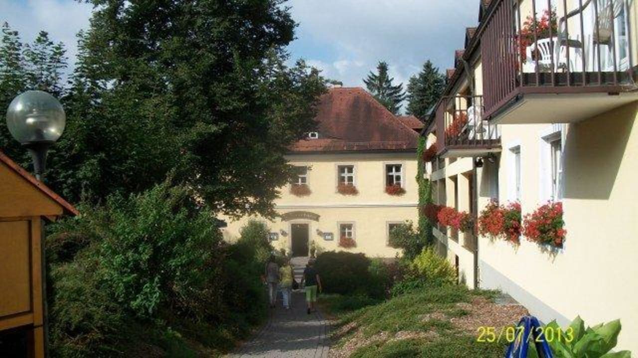 Zum Schloß (Restaurant) Landschloss Ernestgrün