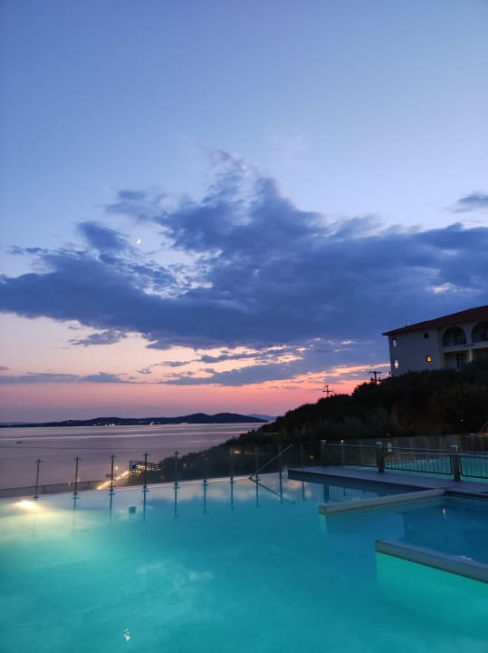 Pool Akrathos Beach Hotel