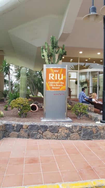 Der Eingang  Hotel Riu Oliva Beach - Hotel