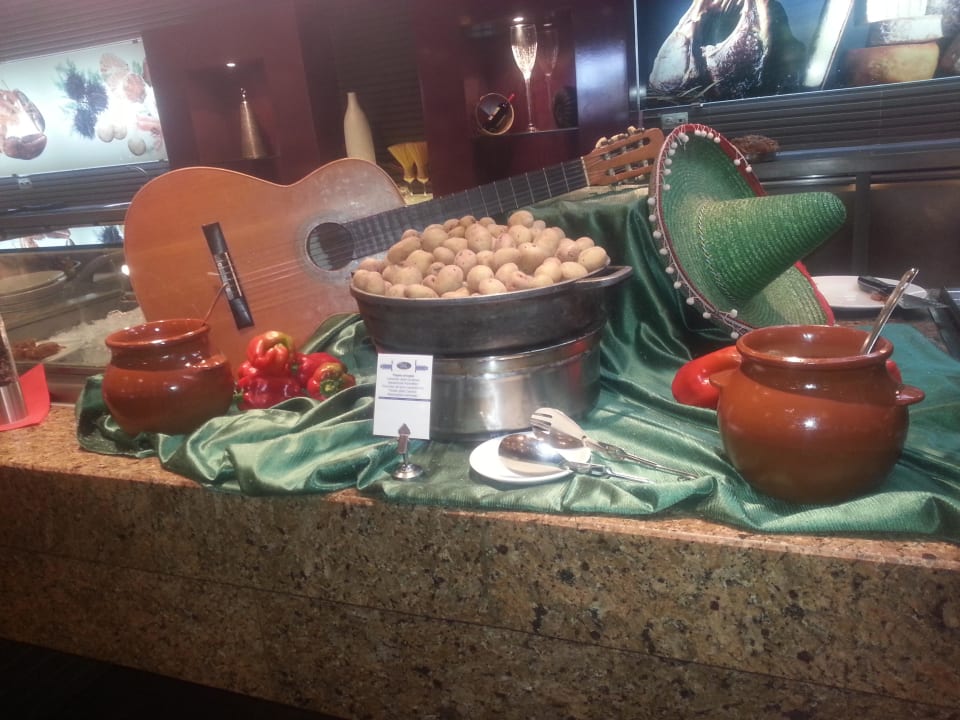 Gekochte Kartoffeln mit Soßen Elba Carlota Beach & Golf Resort