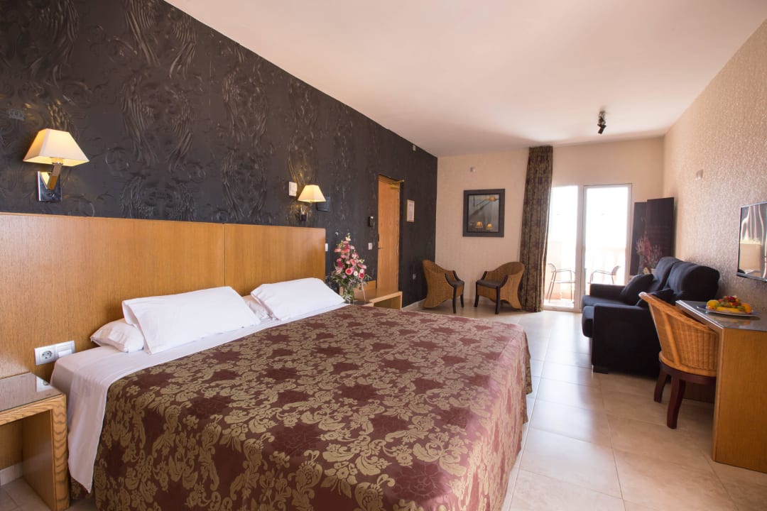 JUNIOR SUITE-FAMILY Hotel Alba Seleqtta
