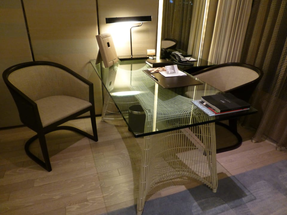 Executive Room Nr. 1252/Arbeitsplatz  Siam Kempinski Hotel Bangkok