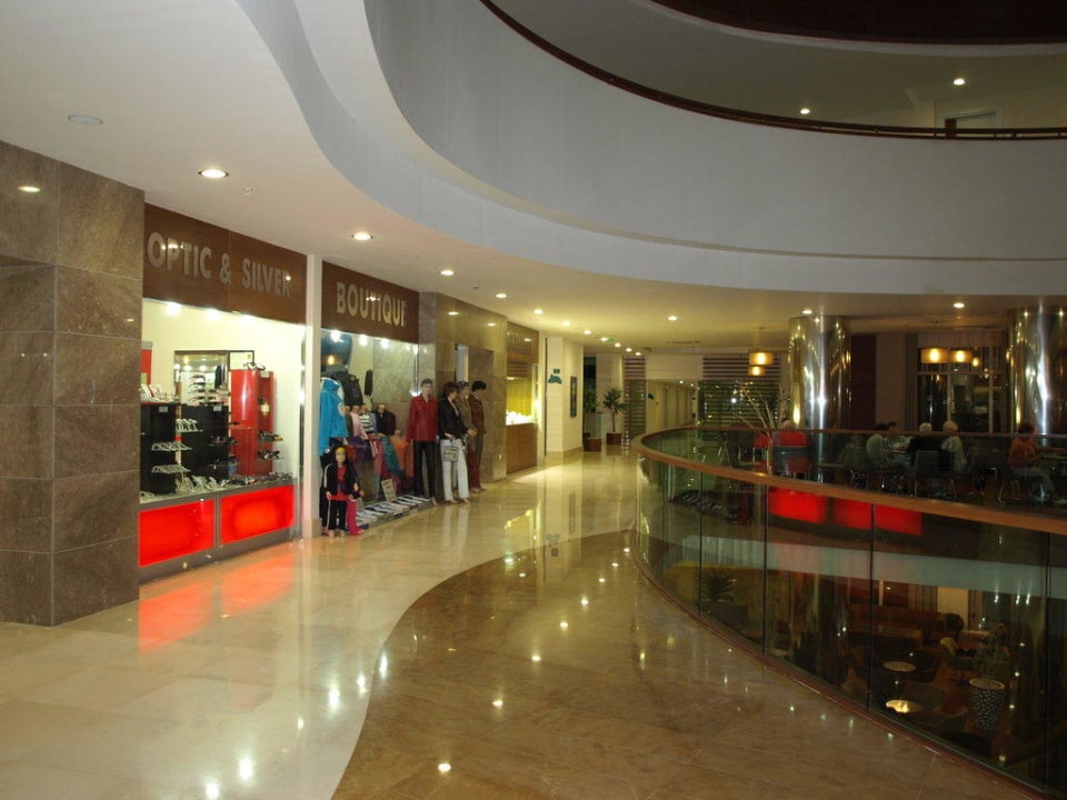 Geschäftszeile Sunis Evren Beach Resort Hotel & Spa