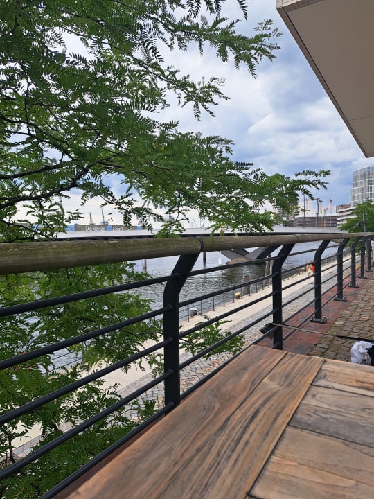 Ausblick JUFA Hotel Hamburg HafenCity