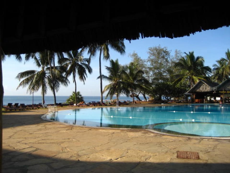 Pool und Meer Reef Hotel Mombasa