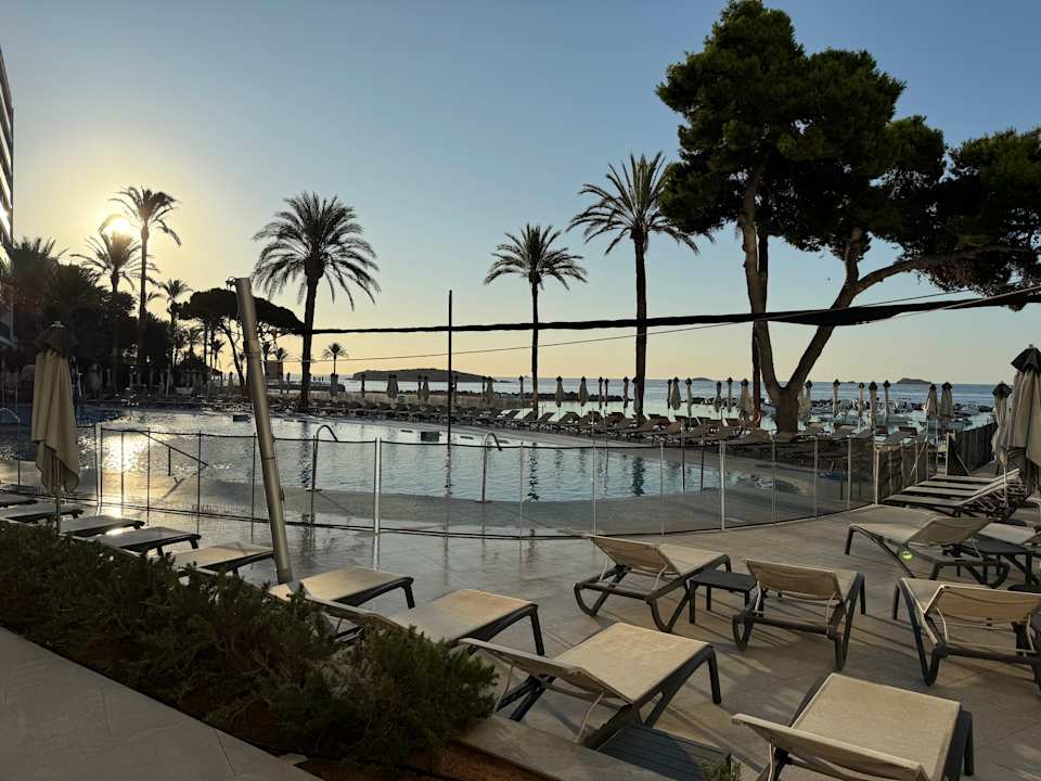 Pool The Ibiza Twiins