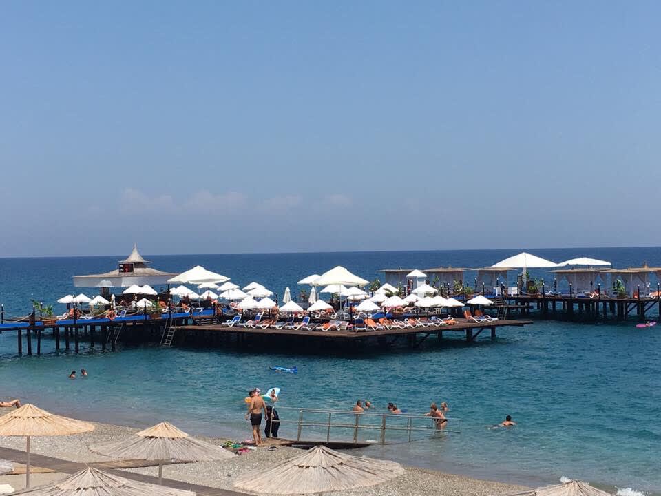 Strand Emelda Sun Club