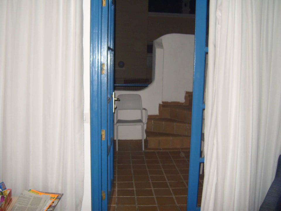 Ausblick auf die Terrasse mit Treppe zu der Dachte LABRANDA Bahía y Villas Fañabé