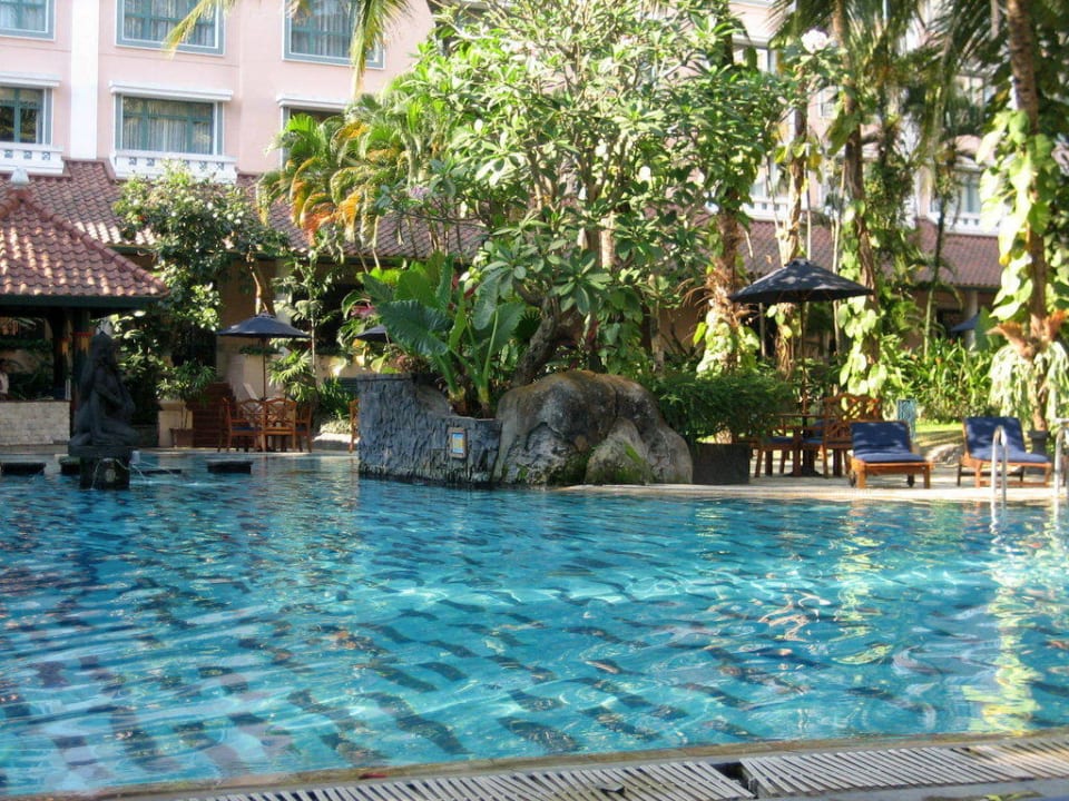 Inmitten von Palmen Melia Purosani Yogyakarta