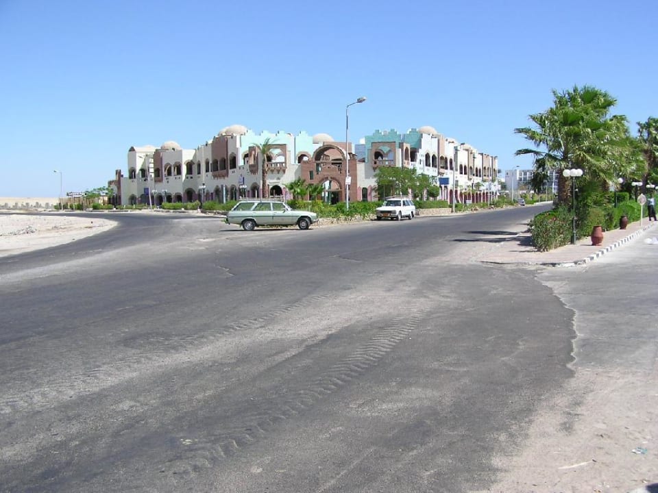 Paradise Beach Richtung Einkaufcenter Eagles Paradise Abu Soma