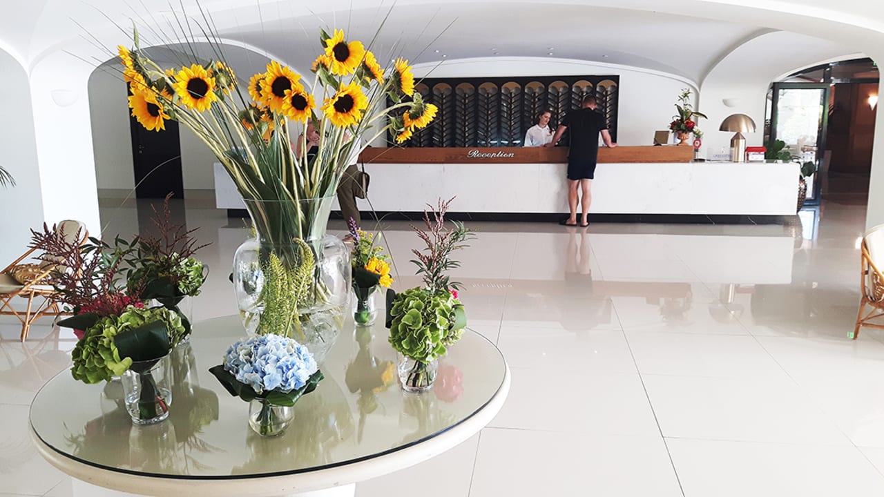 Lobby Grecotel LUXME Daphnila Bay