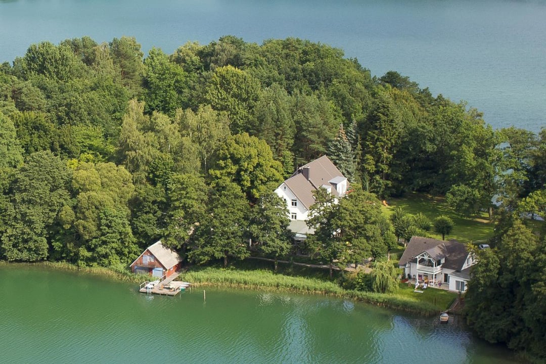 Seehotel Lindenhof auf der Halbinsel im Wurlsee Seehotel Lindenhof