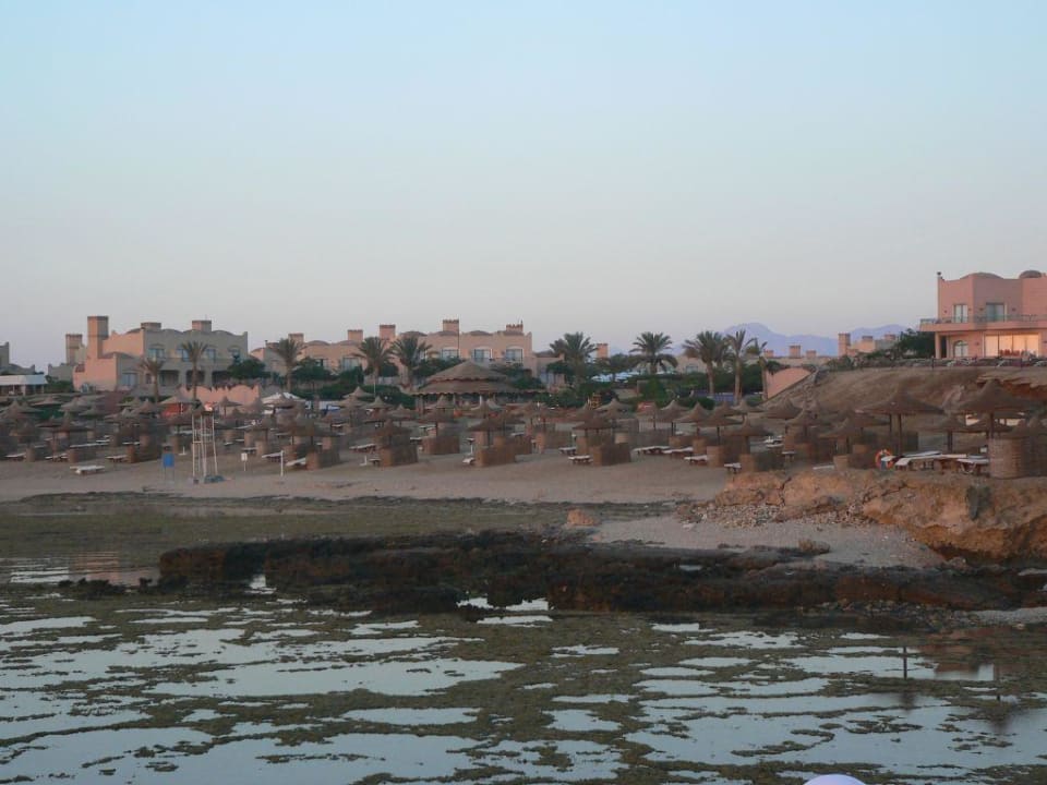 Strand um 06:00 Sentido Akassia Beach