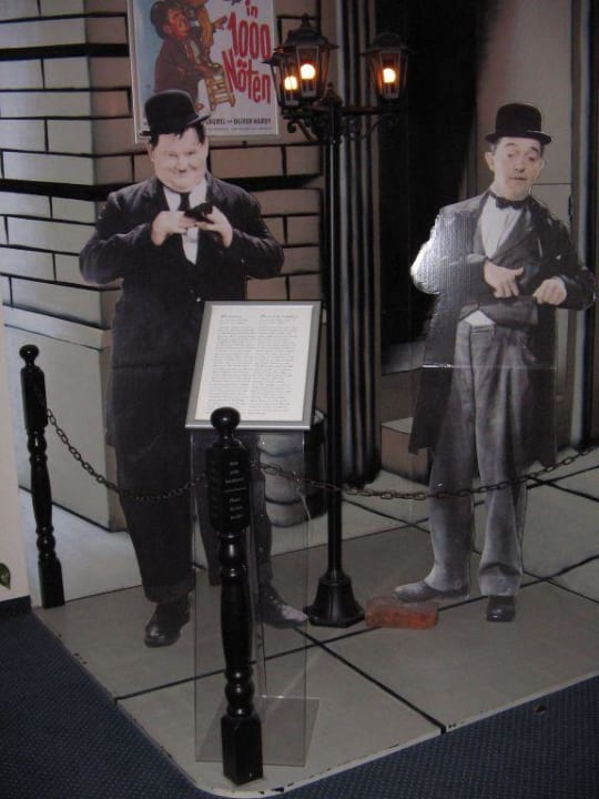 Dick & Doof Hollywood Media Hotel