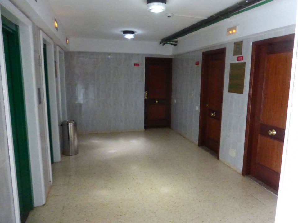 Zugang zu Apartments Corona Roja