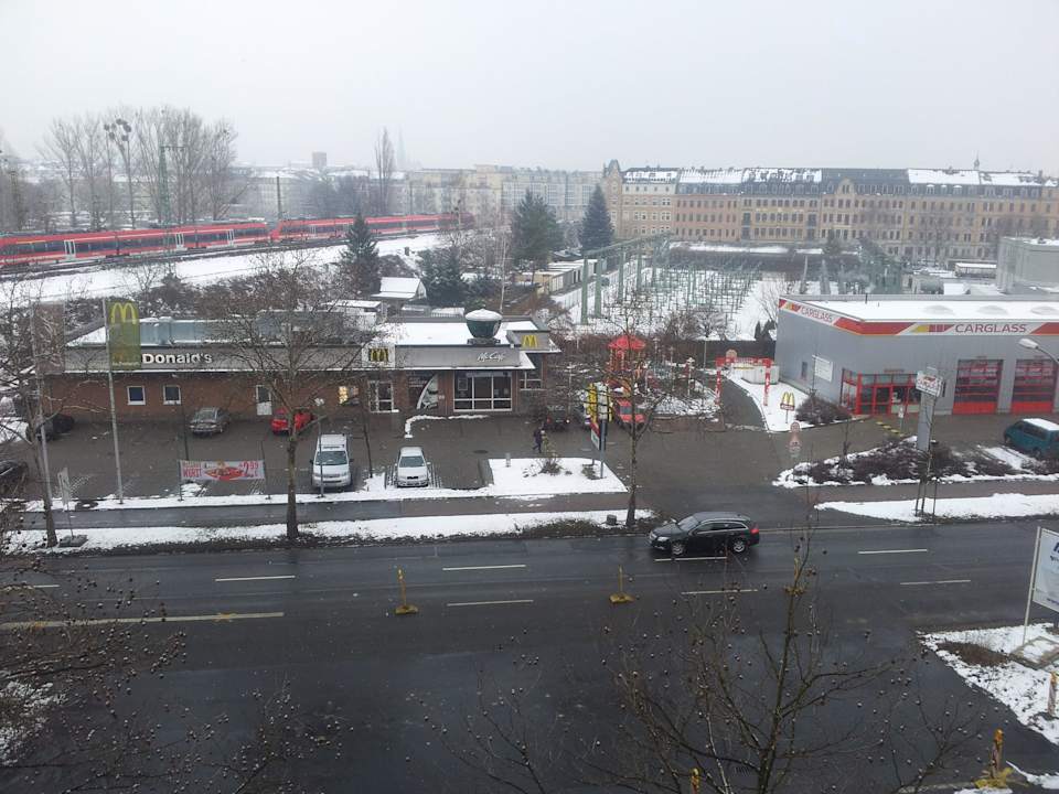 Querstraße ohne Tramlinie NH Dresden Neustadt