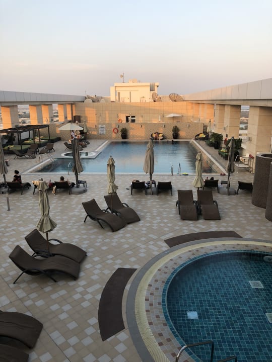 Pool Dusit Thani Abu Dhabi