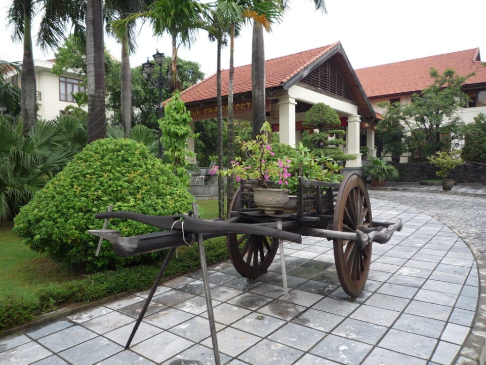 Eingang/Garten Hotel Sun Spa Resort Quang Binh Vietnam