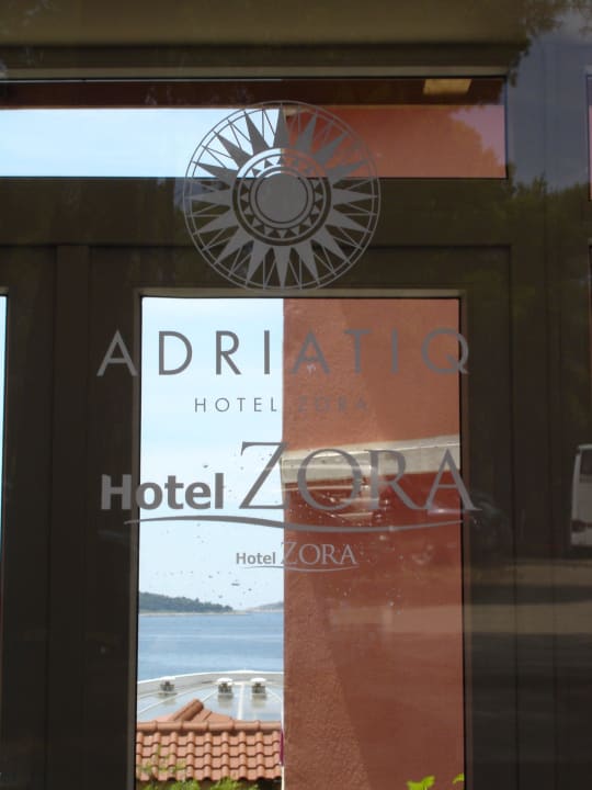 Seiteneingang Hotel Zora