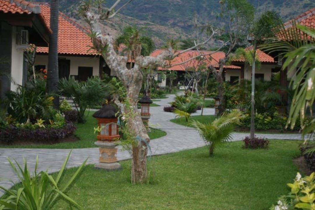 Bungalows und Gartenanlage Adi Assri Beach Resort & Spa Pemuteran