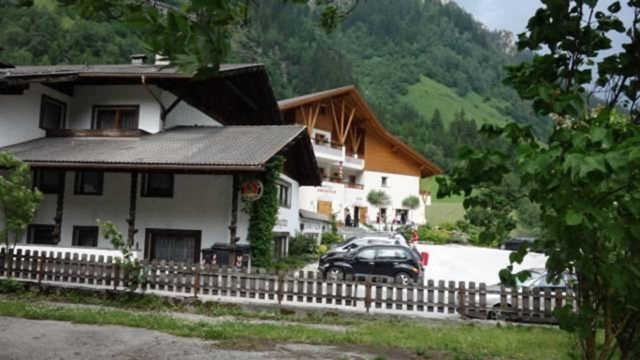 Hotel Argentum Altbau und Neubau Hotel Argentum