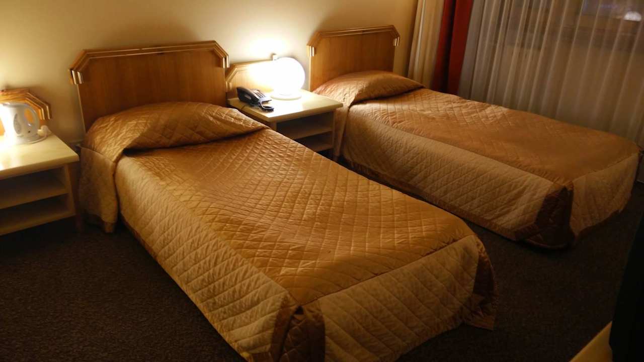 Łożka Sangate Hotel Airport