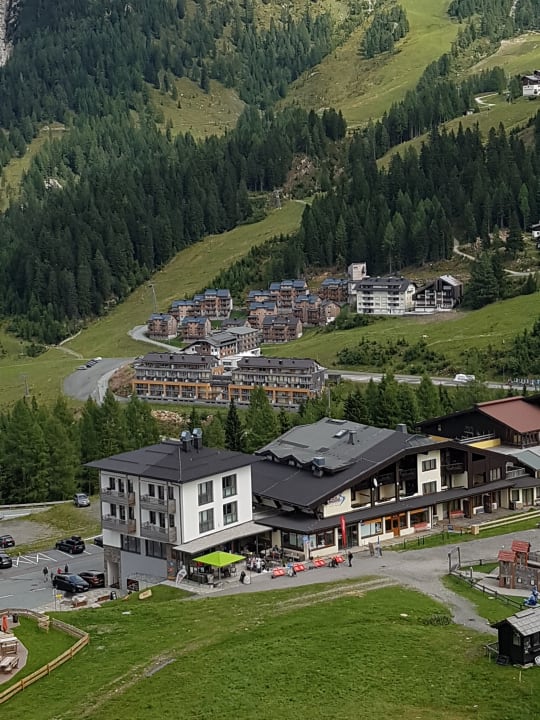 Außenansicht Almresort Gartnerkofel