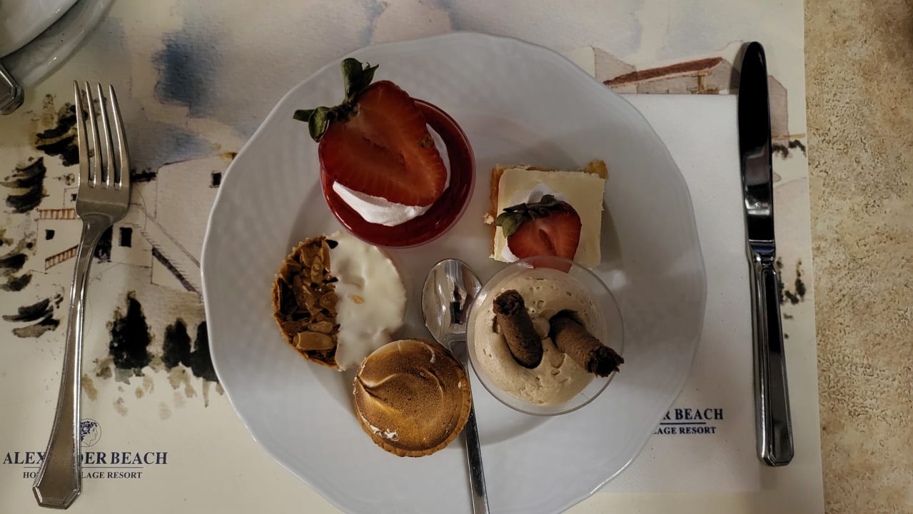 Gastro Alexander Beach Hotel & Village Resort