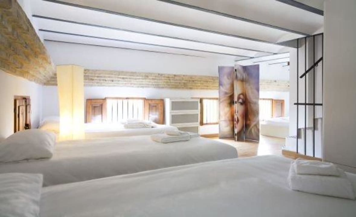 Habitación cuadruple Valenciaflats Torres de Serrano