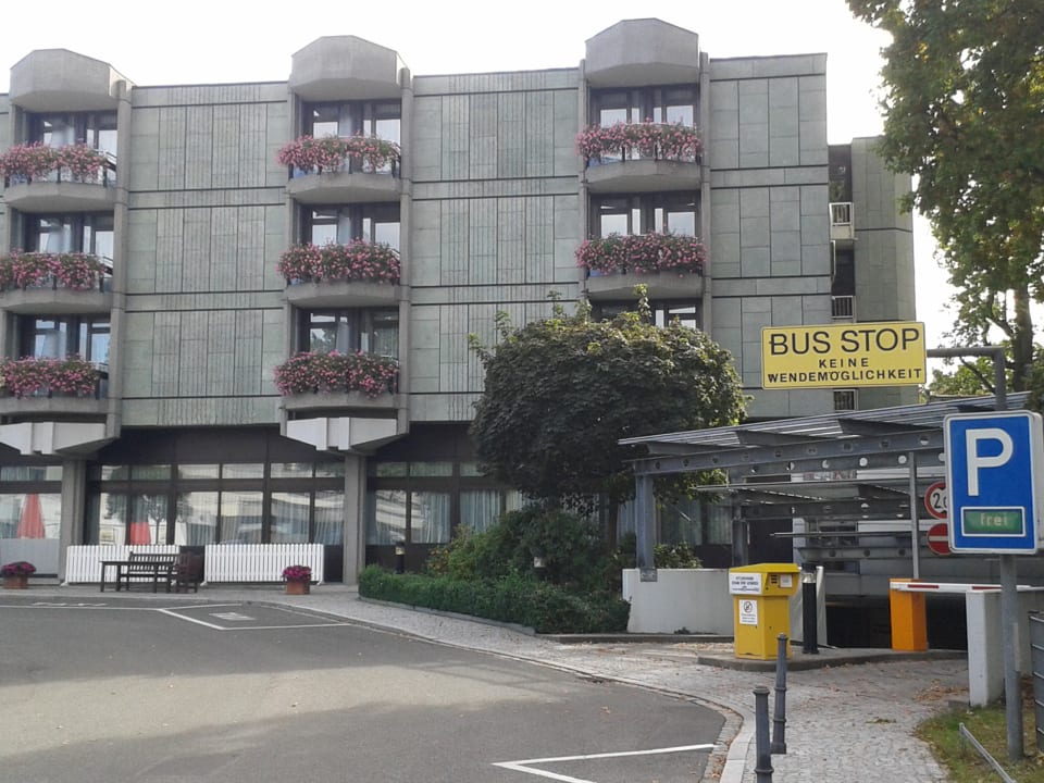 Außenansicht Ramada Nürnberg Parkhotel