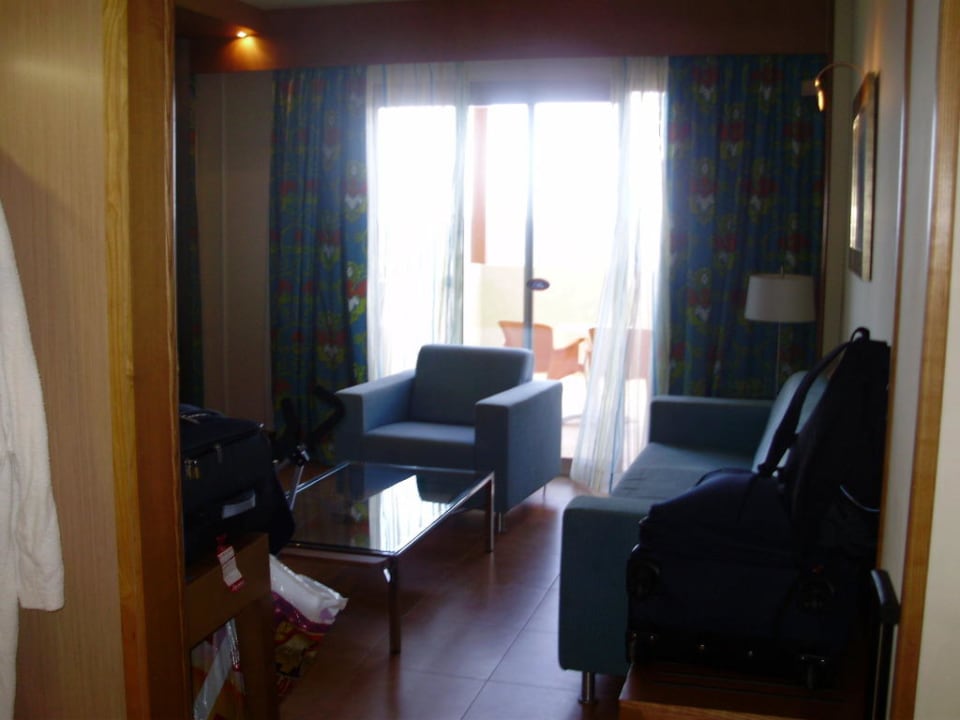 Wohnbereich der Suite Elba Carlota Beach & Golf Resort