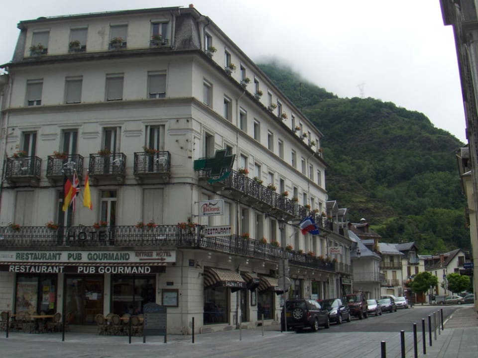 Von der Strasse aus Hotel Panoramic