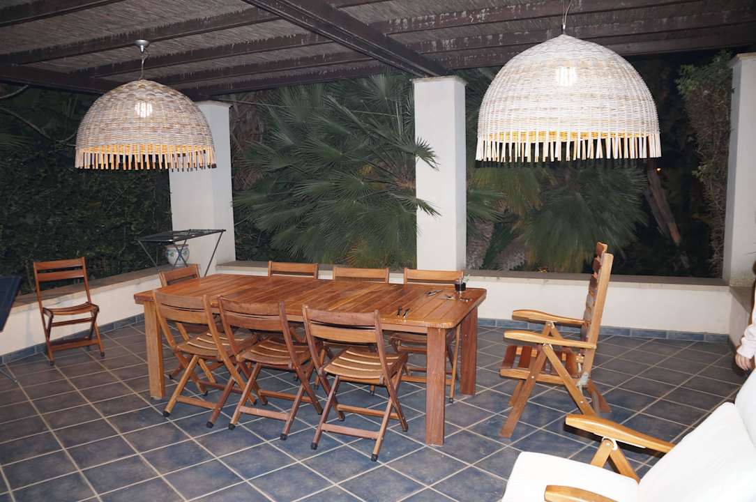 Schöne überdachte Terasse Villa Marina