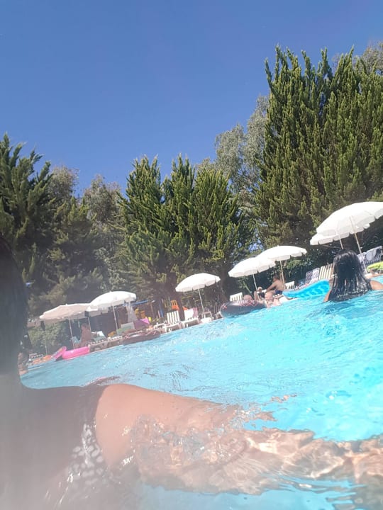 Am Pool  Dosi Hotel
