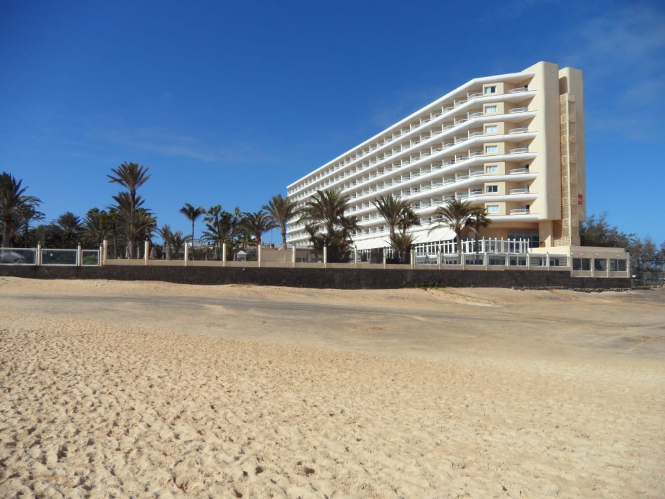 Vom Strand zum Hotel Hotel Riu Oliva Beach Resort