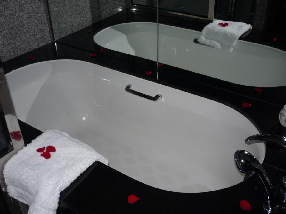 Badewanne Golden Sands Hotel Creek