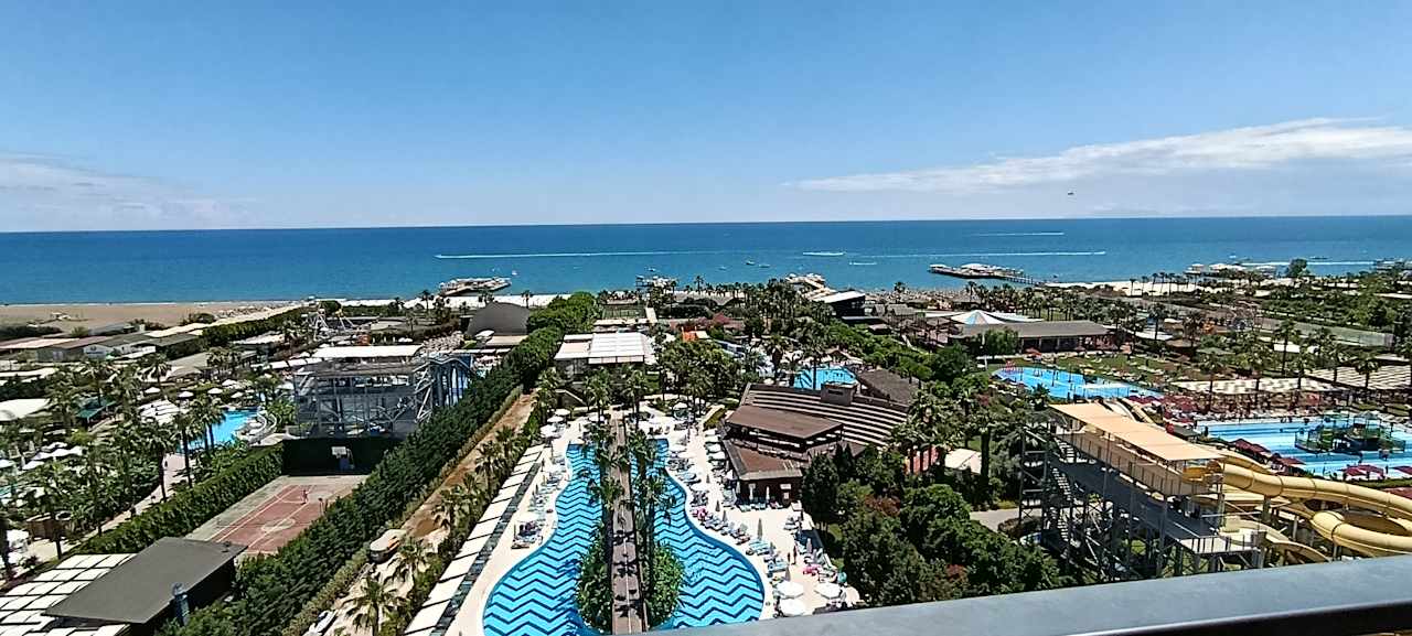 Zimmer Saturn Palace Resort Hotel