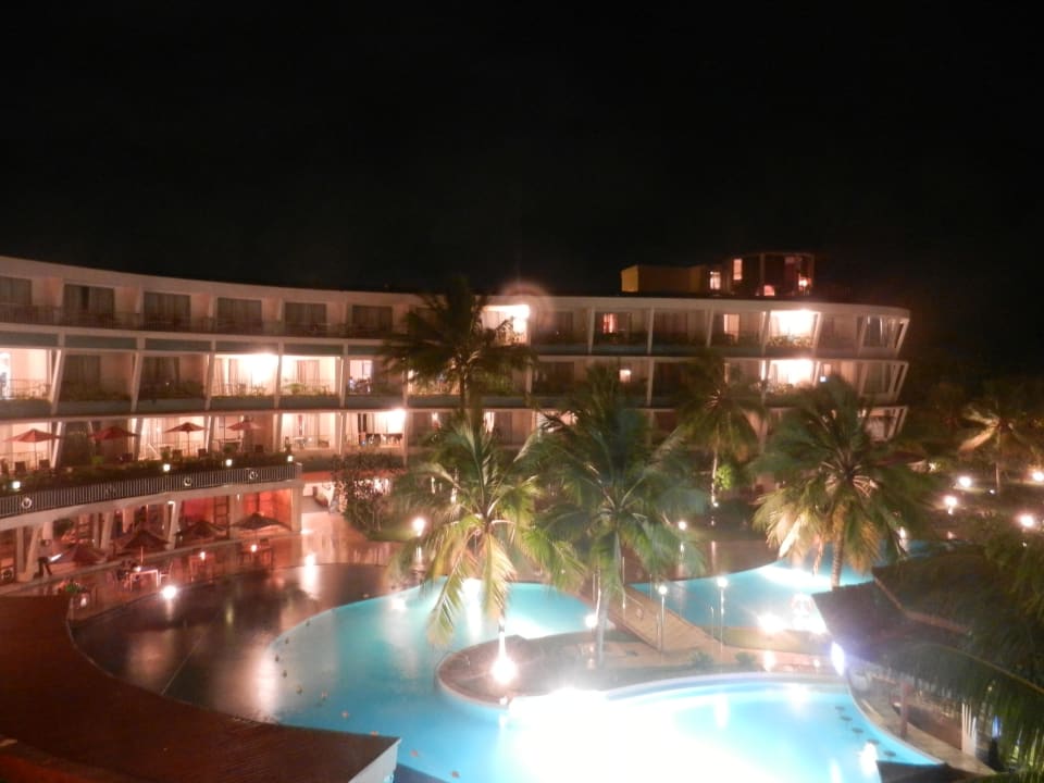Hotel bei Nacht Occidental Eden Beruwala, a member of Barcelo Hotel Group