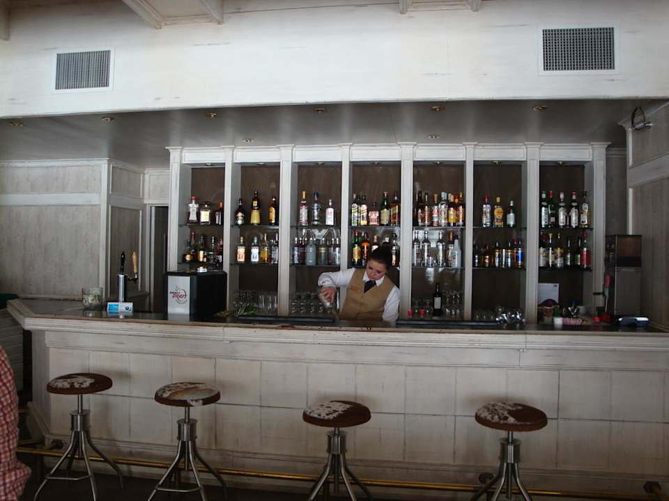 Blick zur Bar Hotel CostAustralis