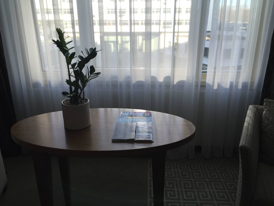 Tisch Hotel Palace Berlin
