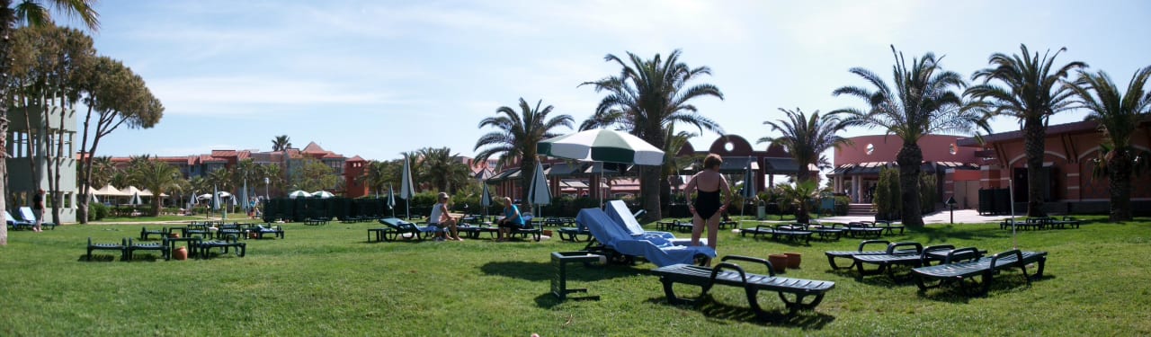 Liegewiesenpanorama Megasaray Club Belek