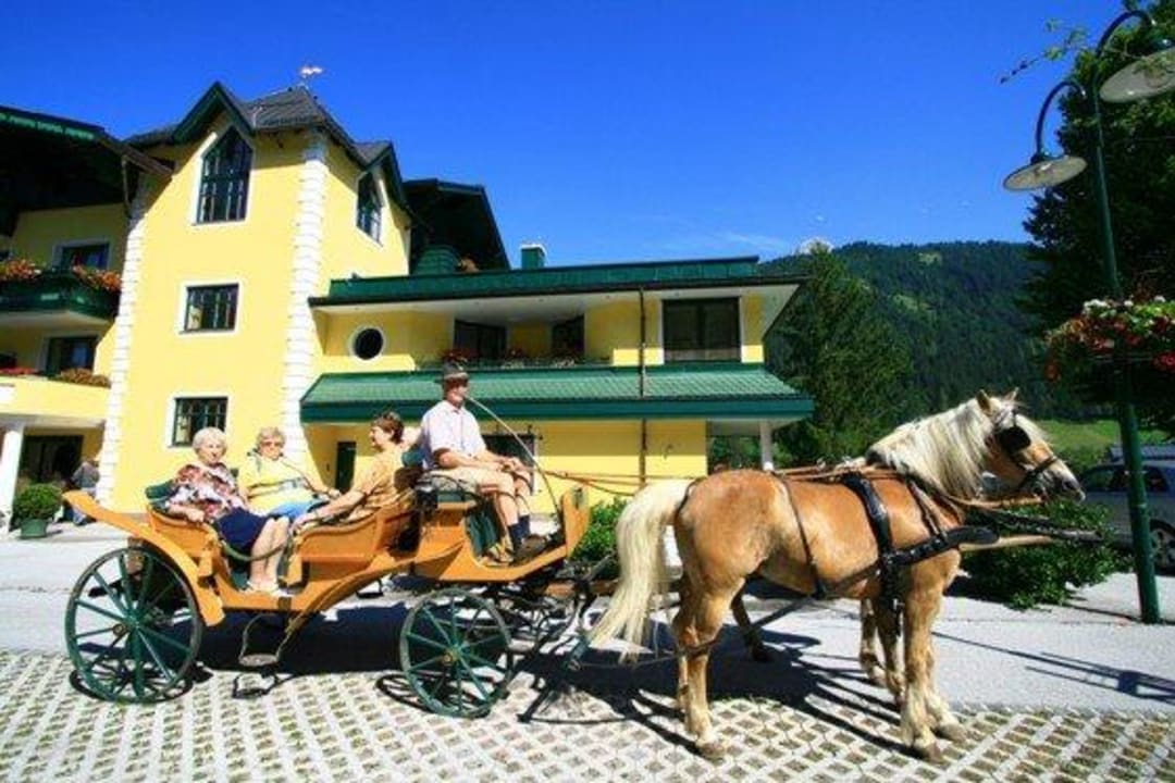 Pferdekutschenfahrt durch Werfenweng Ferienhotel Elisabeth