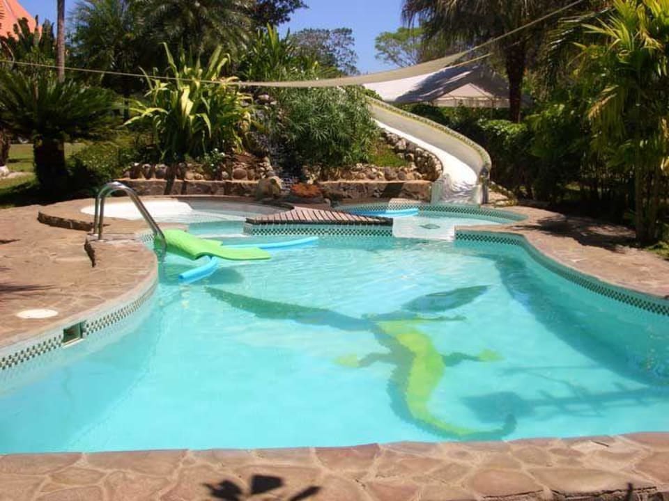 Pool-Anlage Hotel Flying Crocodile
