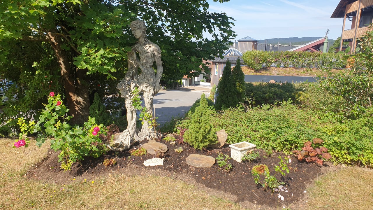 Gartenanlage Spirit & SPA Hotel Birkenhof am Elfenhain