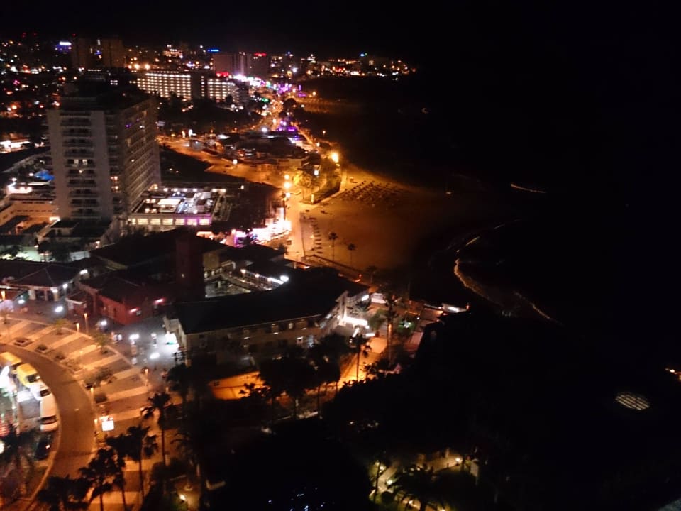 Costa Adeje bei Nacht Iberostar Waves Bouganville Playa