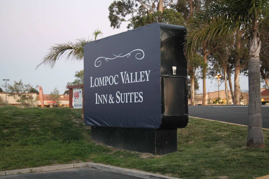 Hinweistafel Lompoc Valley Inn and Suites