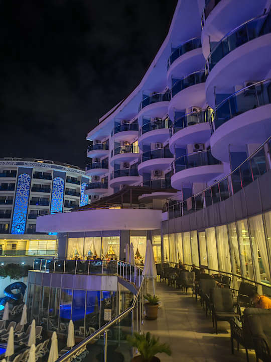 Außenansicht Narcia Resort Side