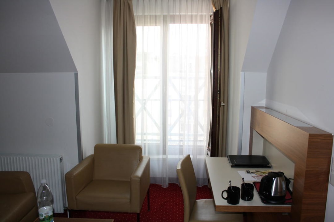 Schreibtisch Zimmer 708 Austria Trend Hotel Anatol