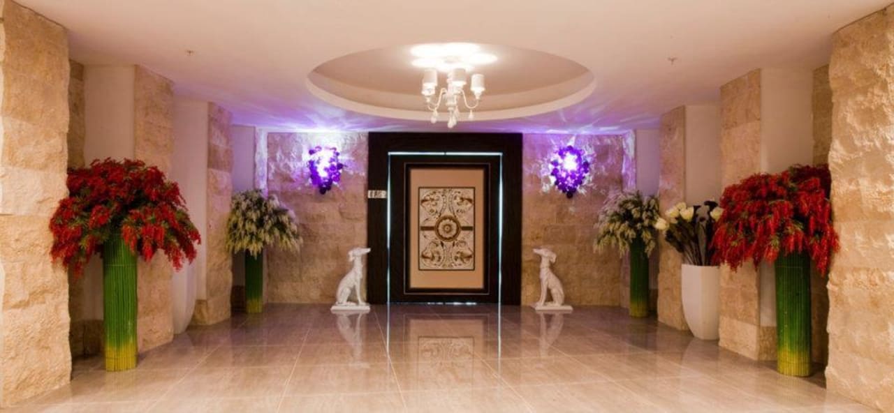 Eingan des A la Carte Restaurant Q Premium Resort