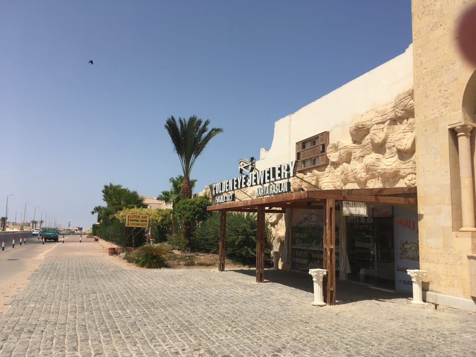 Lobby Lotus Bay Beach Resort